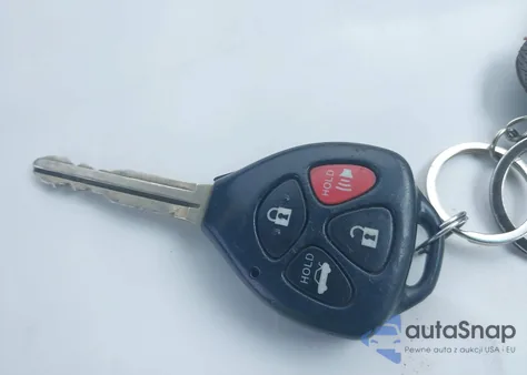 2010 Toyota Camry Se/Le/Xle z USA, uszkodzony, nr VIN 4T4BF3EK8AR013559